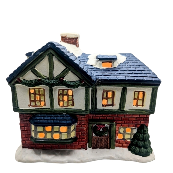 Winter Valley Cottages Porcelain Lighted House - Picture 2 of 4